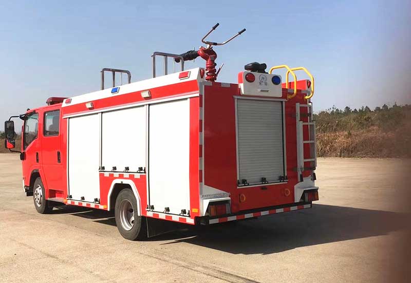 最新五十铃3.5吨水罐消防车配置
