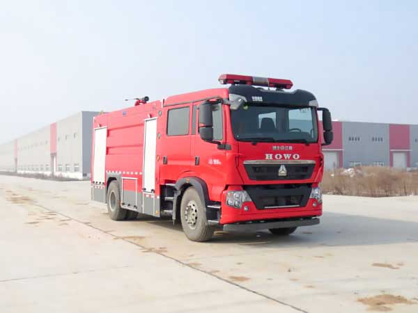 豪沃T5G8吨水罐消防车图片、参数