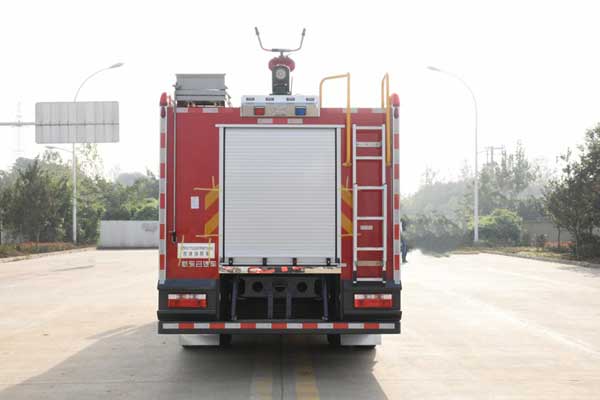 新款[热门车型]多利卡D9_8方水罐消防车购买、车辆配置、报价配置