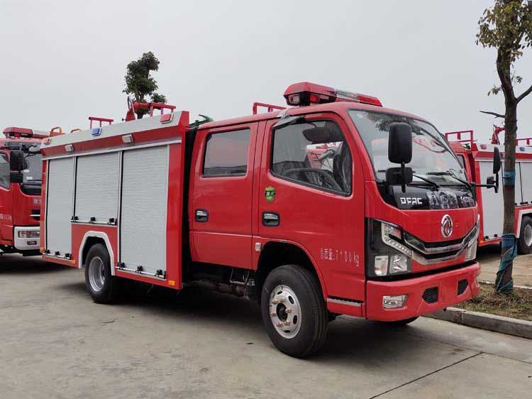 最新[推荐车型]东风多利卡D6双排2.5方水罐消防车参数功能齐全厂家直供