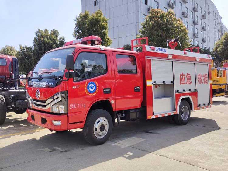 新款东风多利卡D6双排2.5方水罐消防车资质齐全 厂家直销 推荐车辆