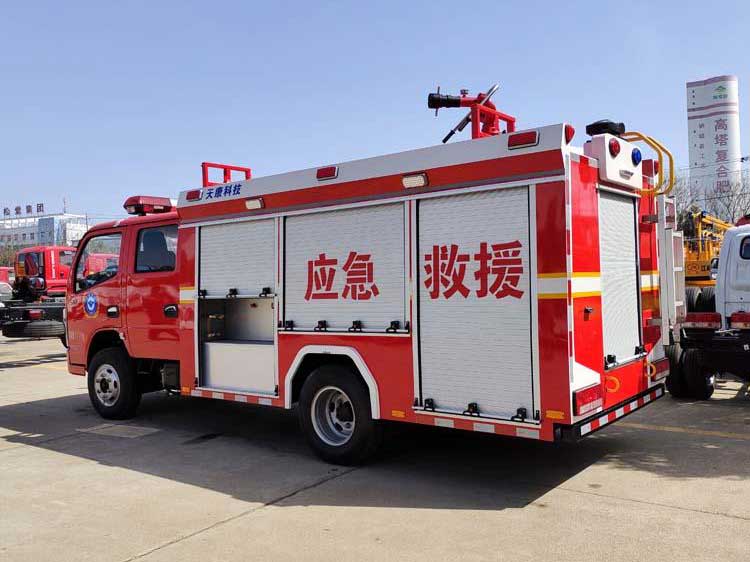 东风多利卡D6双排2.5方水罐消防车车型资料 功能齐全