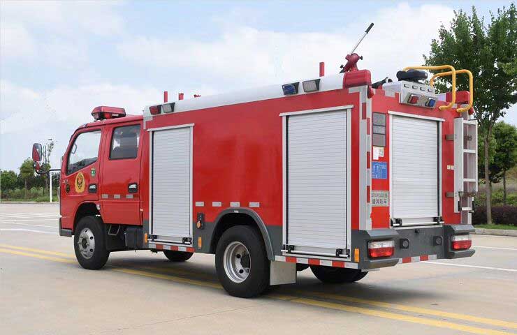国六2022款多利卡D6双排2.5方水罐消防车实拍图_最好-品质保证