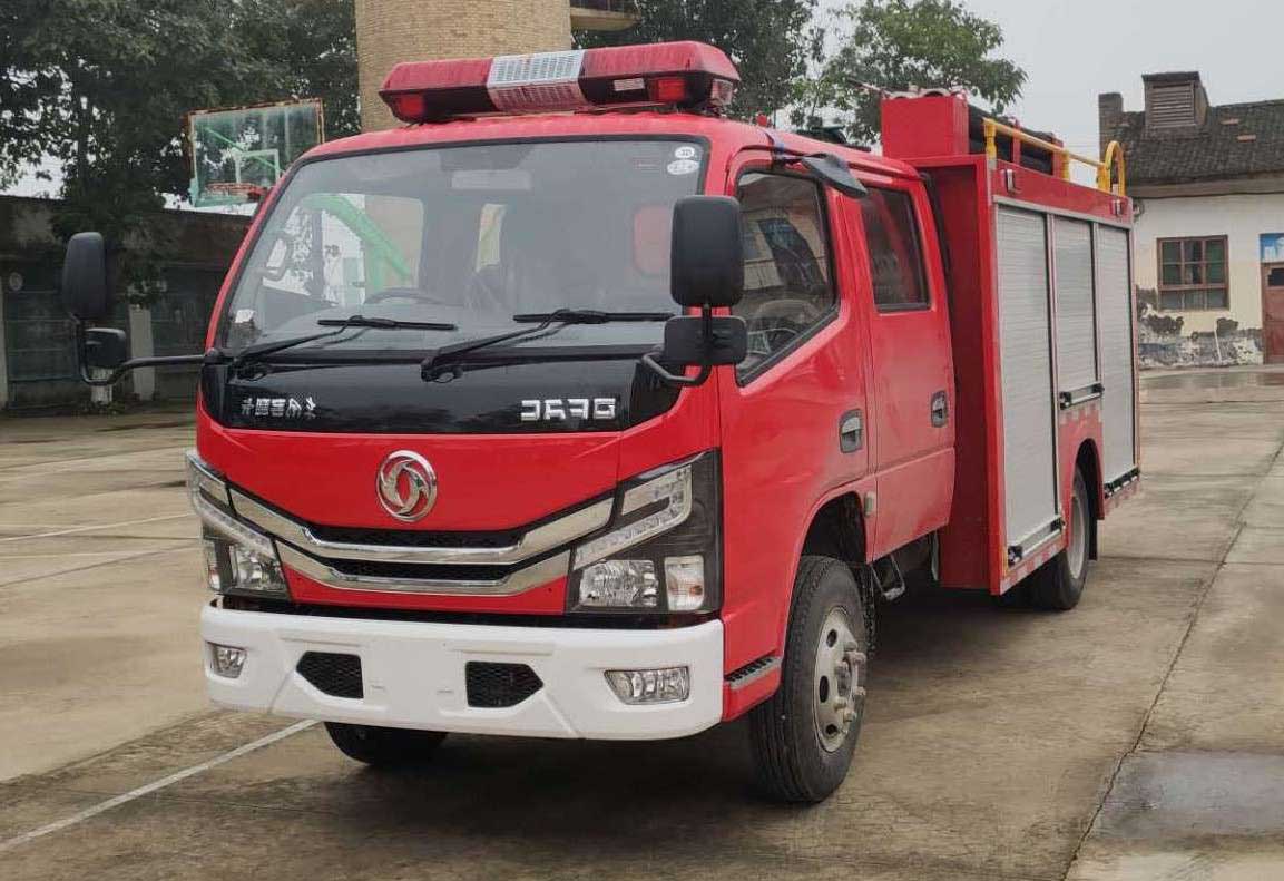 最新多利卡D7双排5方水罐消防车改装厂 推荐车型