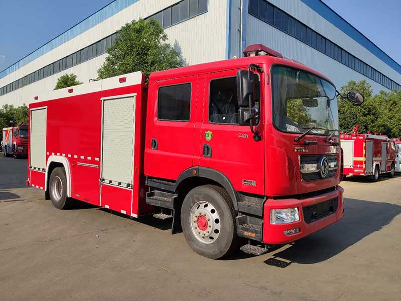 东风多利卡D9双排7吨泡沫消防车配置