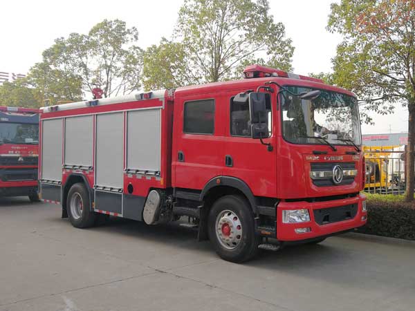 东风多利卡D9双排7吨泡沫消防车厂家多少钱高品质