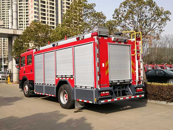 [推荐车型]东风多利卡D9双排7吨泡沫消防车厂家、专业厂家、厂价直销