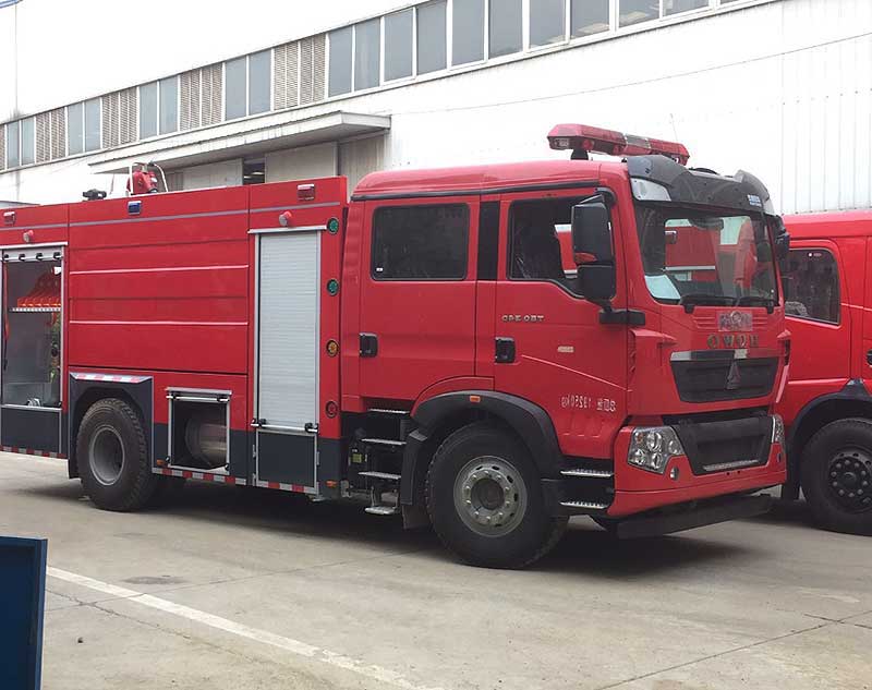 豪沃T5G8吨泡沫消防车生产厂家性价比高功能齐全