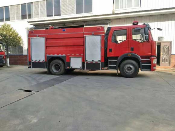 国6最新解放J6双排8吨泡沫消防车厂家直销