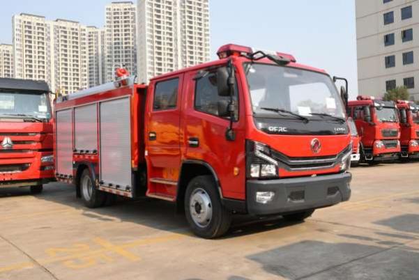 2022款多利卡D7_4.5吨泡沫消防车优惠促销