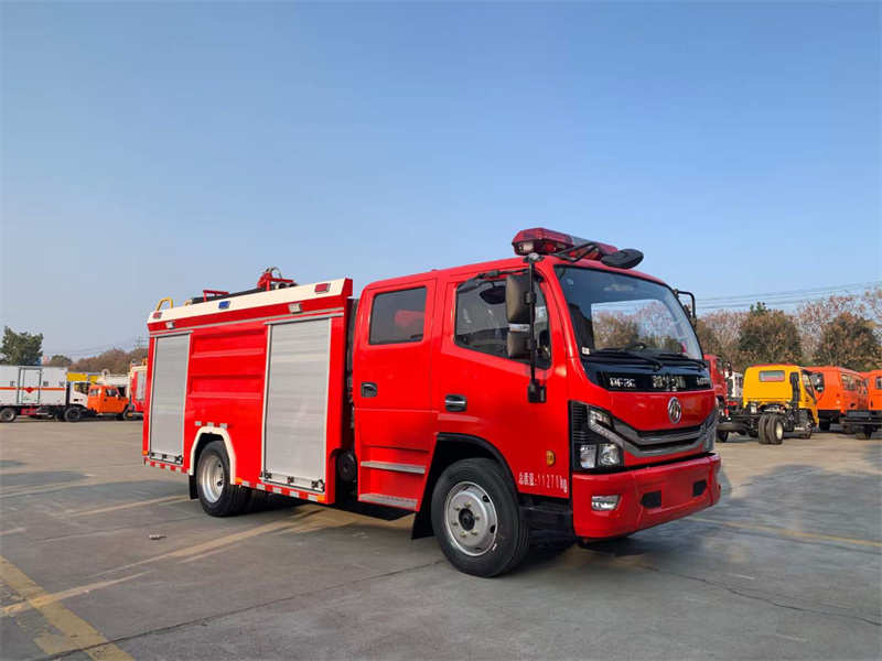 2022款多利卡D7_4.5吨泡沫消防车车型资料-配置齐全