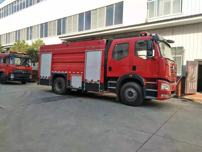 江苏连云港解放J6双排8吨泡沫消防车专业厂家_性价比高
