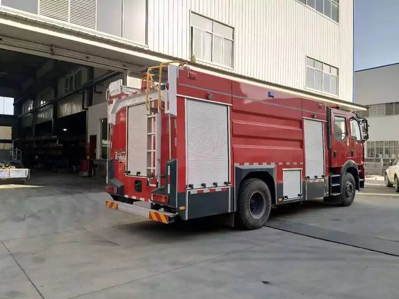 J6双排8吨泡沫消防车品质保证