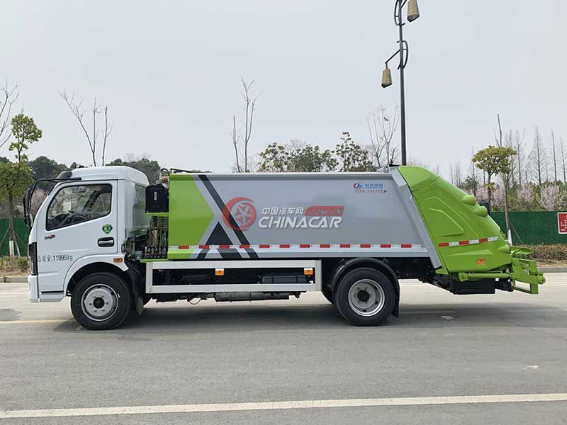 国六8方东风多利卡D7压缩垃圾车实拍图片