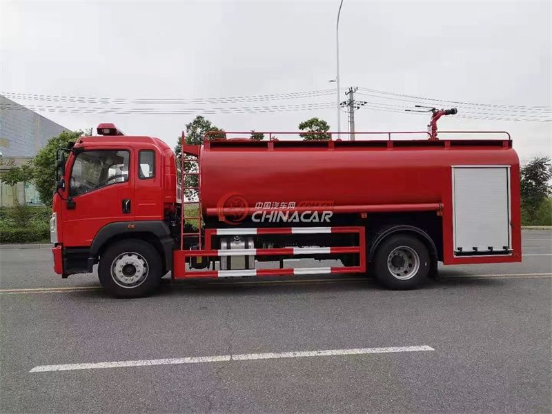 国六重汽豪沃12吨消防洒水车实拍图片