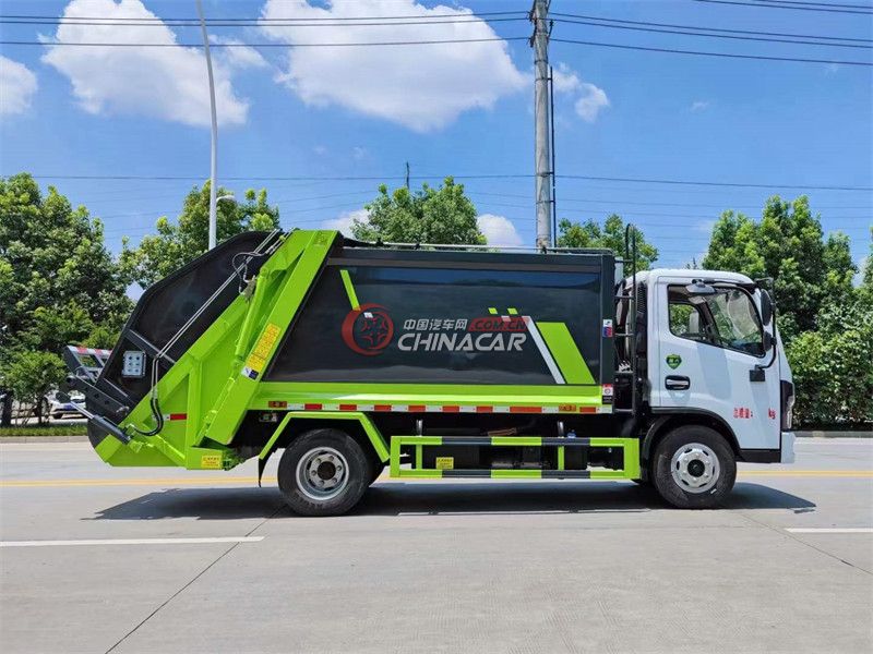 国六东风多利卡D6 5方压缩垃圾车实拍图片