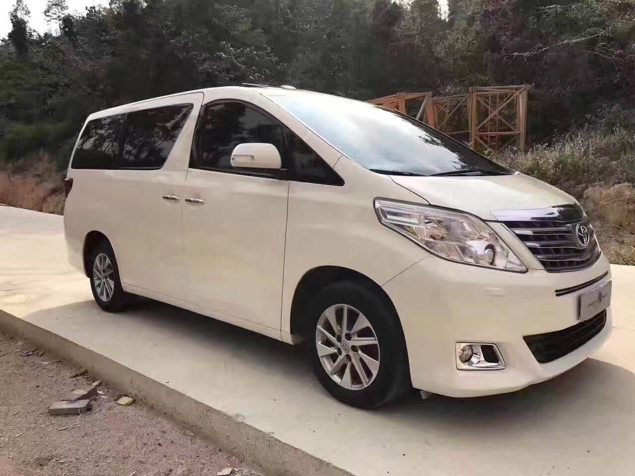 【上海】2012丰田埃尔法 3.5L 白色 价格33.00万 二手车