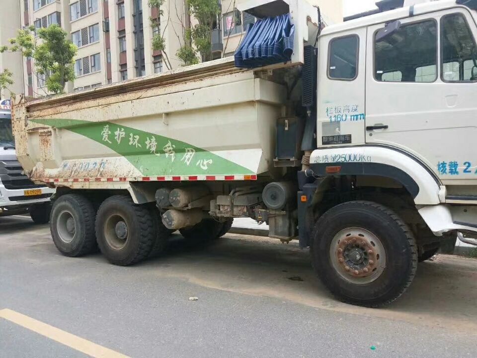 【济宁】自卸式垃圾后八轮自卸车 价格6.00万 二手车
