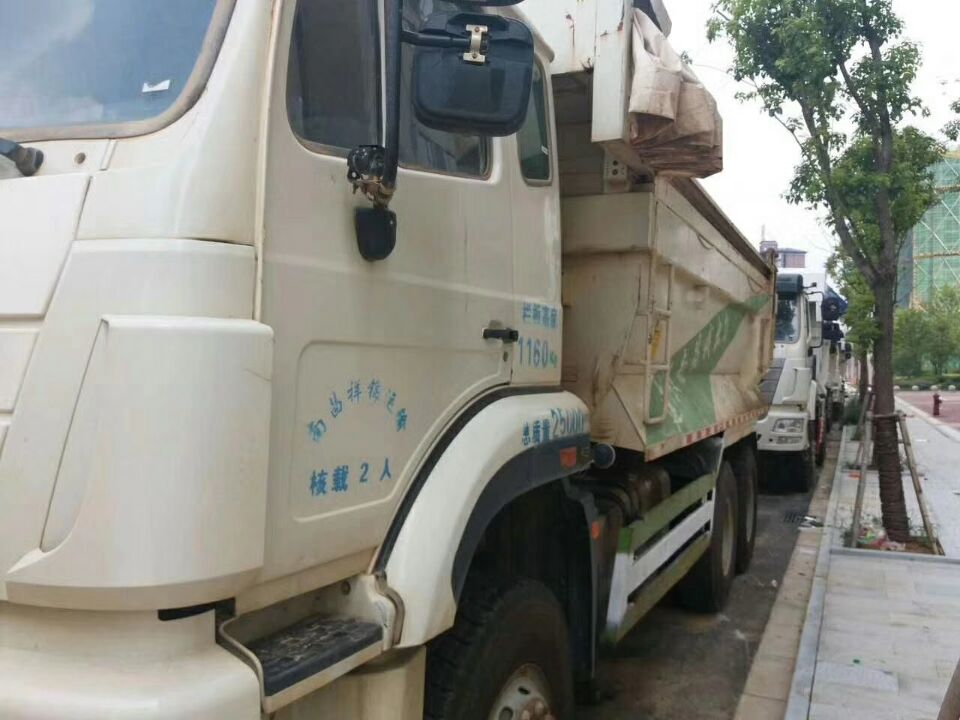 【济宁】自卸式垃圾后八轮自卸车 价格6.00万 二手车