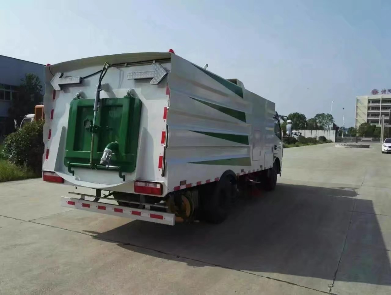 【衢州】厂家直销扫路车 洗扫车 吸尘车各吨位都有 价格8.50万 二手车