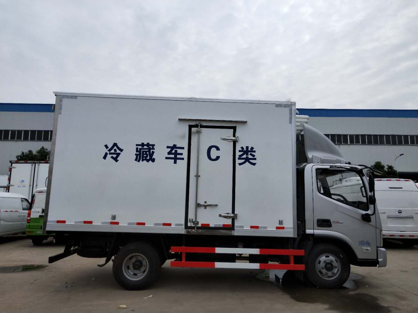 【潮州】福田欧马可C类肉钩冷藏车，设计新颖，动感十足 价格13.80万 二手车