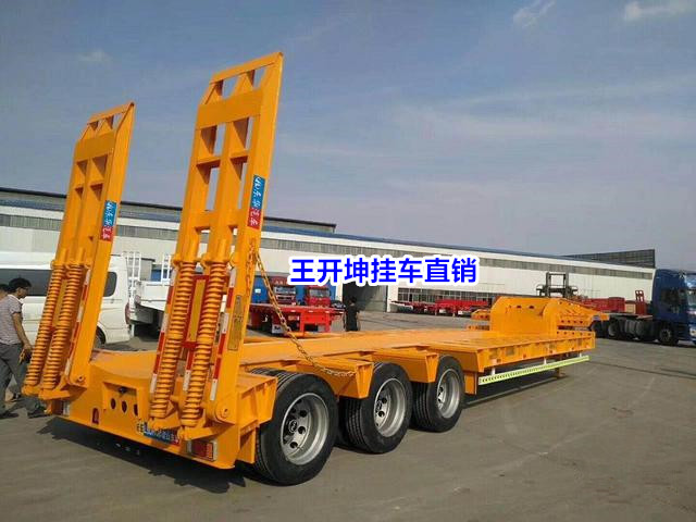 【重庆】低价出售10米 11米 13米 挖掘机运输车 工程机械低平板 价格0.00万 二手车