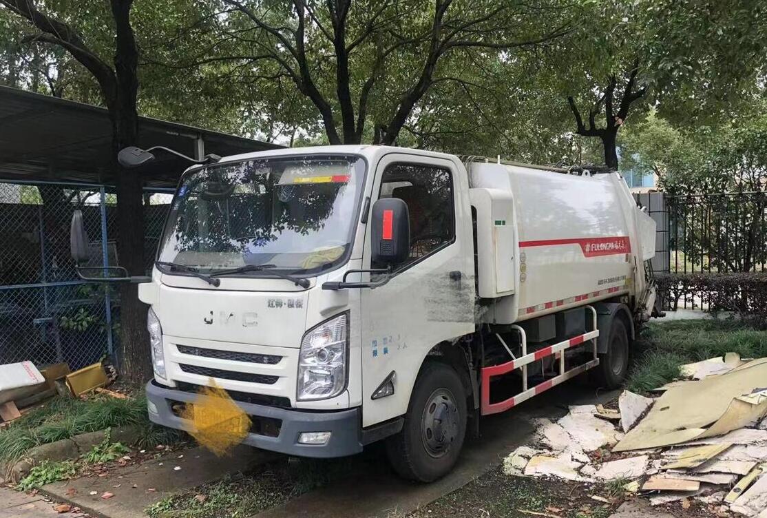 【宁波】压缩式垃圾车 价格7.90万 二手车
