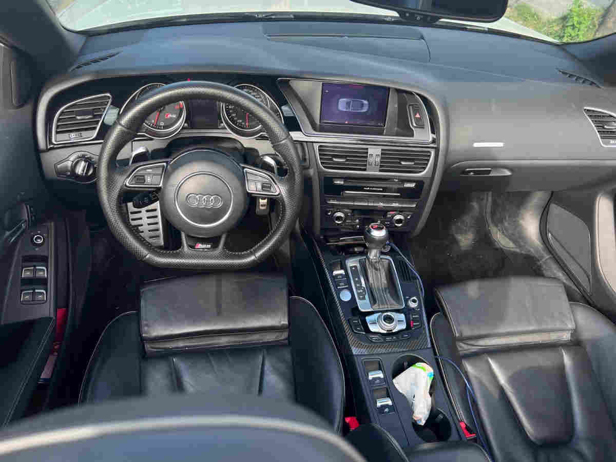 【深圳】2014年5月 奥迪 奥迪RS 5 2013款 RS 5 Cabriolet 价格35.80万 二手车