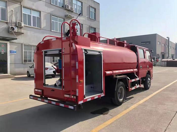 5吨泡沫消防车_西藏陕西甘肃_小型4吨消防洒水车厂家价格报价多少钱