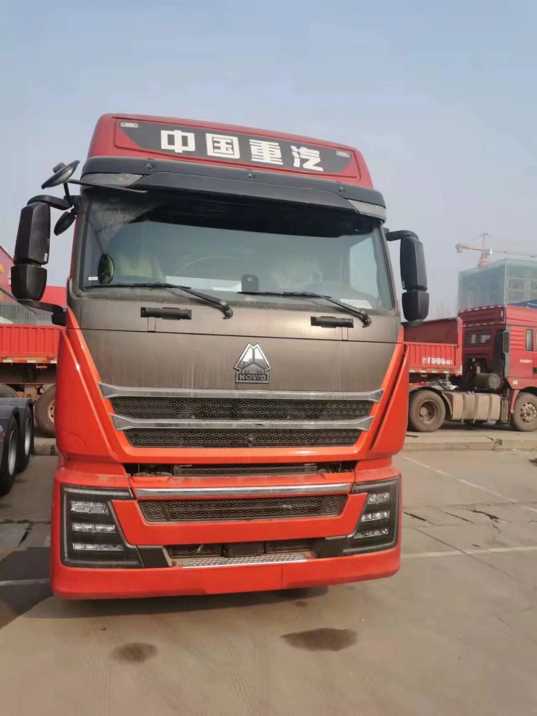 中国重汽豪沃T7牵引车490马力国五排放               