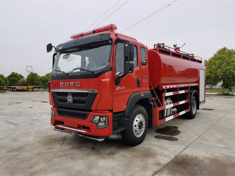 重汽豪沃G5X新款12吨消防洒水车（环保，免征齐全）