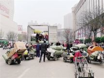 郑州此商圈大货车只准0至6点进入卸货