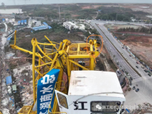 12月2日湖南长沙一在建工地发生一起塔吊安全事故！