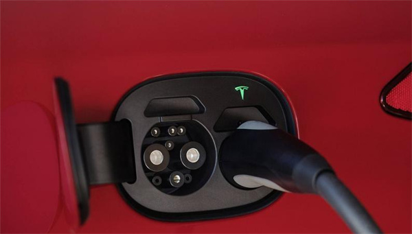 博主实测欧洲电动车充电情况：4.62元/度