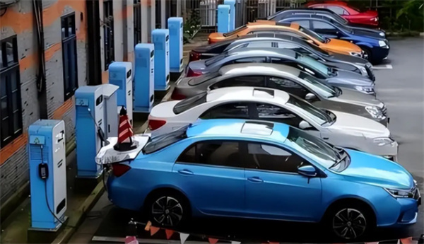 太蓝新能源最新研发车规级全固态锂金属电池