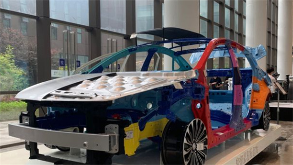 长安汽车正与阿里云共同合作研发汽车垂域大模型