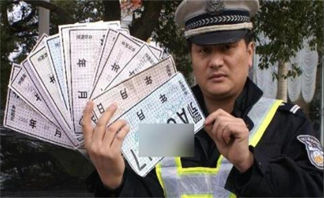 臨時牌照怎么進停車場，交警看見臨時牌會攔嗎