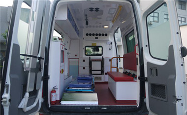 奔驰Sprinter（凌特）315高顶监护型救护车