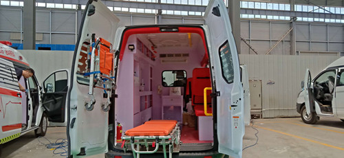 江铃福特362监护型救护车