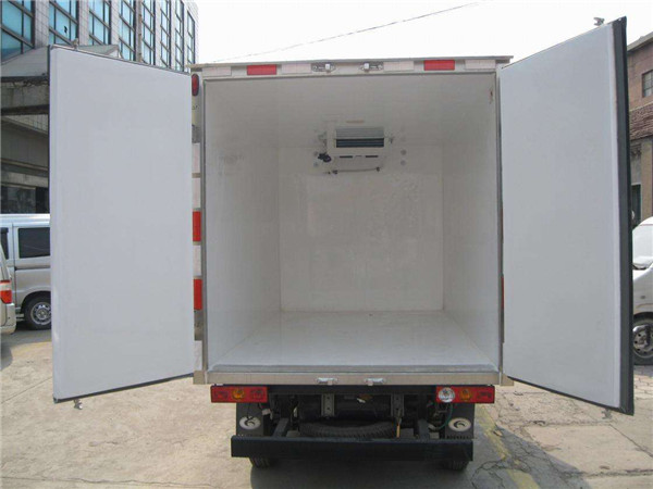 小型2.6米冷藏车 长安肉钩冷藏车 厢式冷藏车