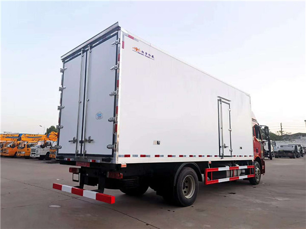 国六冷藏车 大型6.8米蔬菜水果冷藏车 解放JH6冷藏车
