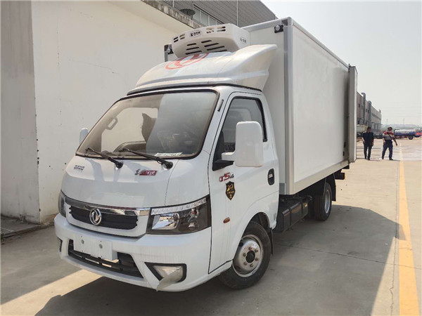 东风途逸3.5米冷藏车-小型冷藏车-奶制品运输车