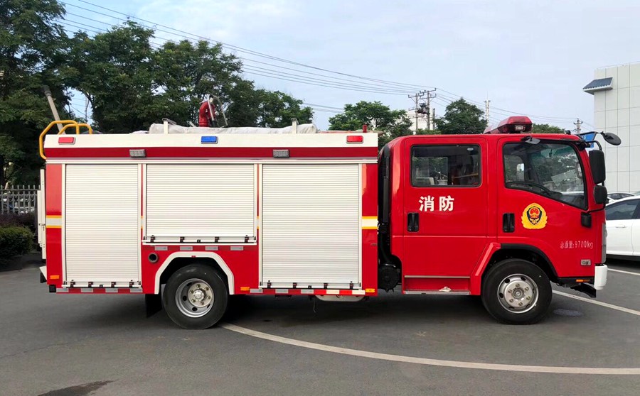 国六中小型五十铃3.5吨消防水罐车技术规格书