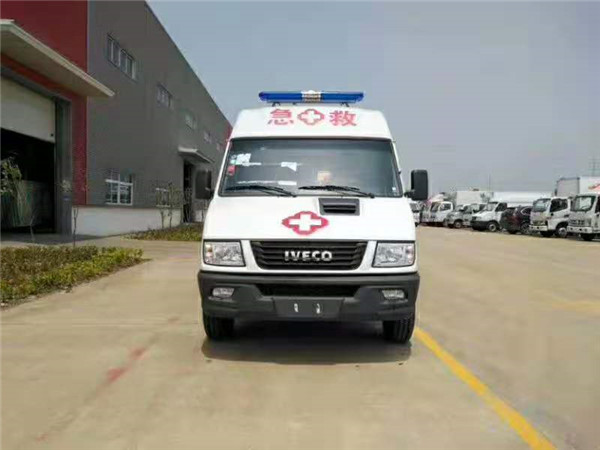 依维柯得意A35救护车 长轴监护型救护车 120急救医疗舱配置大全