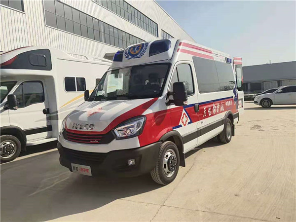 依维柯2021版欧盛长轴监护型救护车