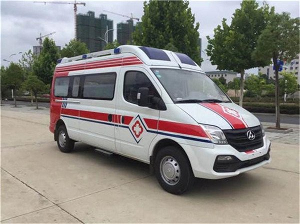 江铃福特V62新全顺救护车 长轴高顶医疗救护车 妇幼保健医疗救护车