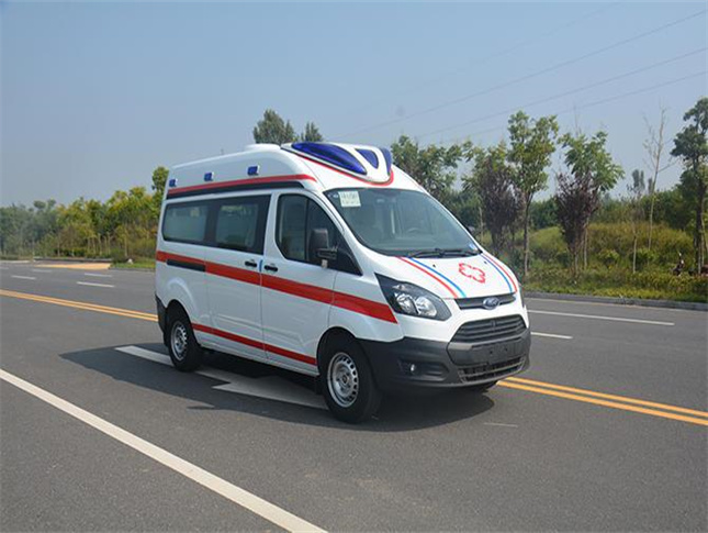福特V362医院救护车