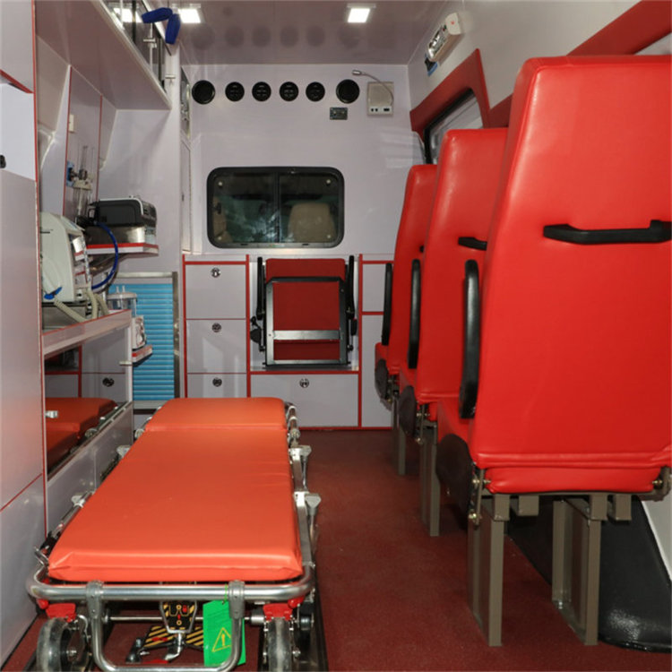 福特V348长轴高顶板材型救护车 三甲转院负压救护车