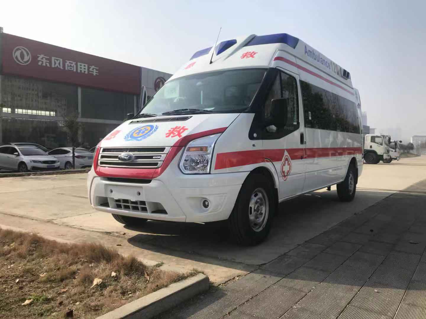 江铃福特V348救护车_负压监护型救护车
