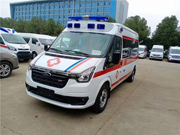 江铃福特救护车 高顶重症监护型急救车 福特V362救护车